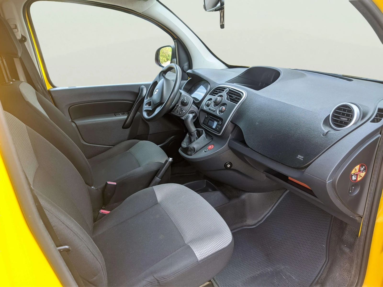 Renault Kangoo 1.5DCI, снимка 8 - Автомобили и джипове - 54541414