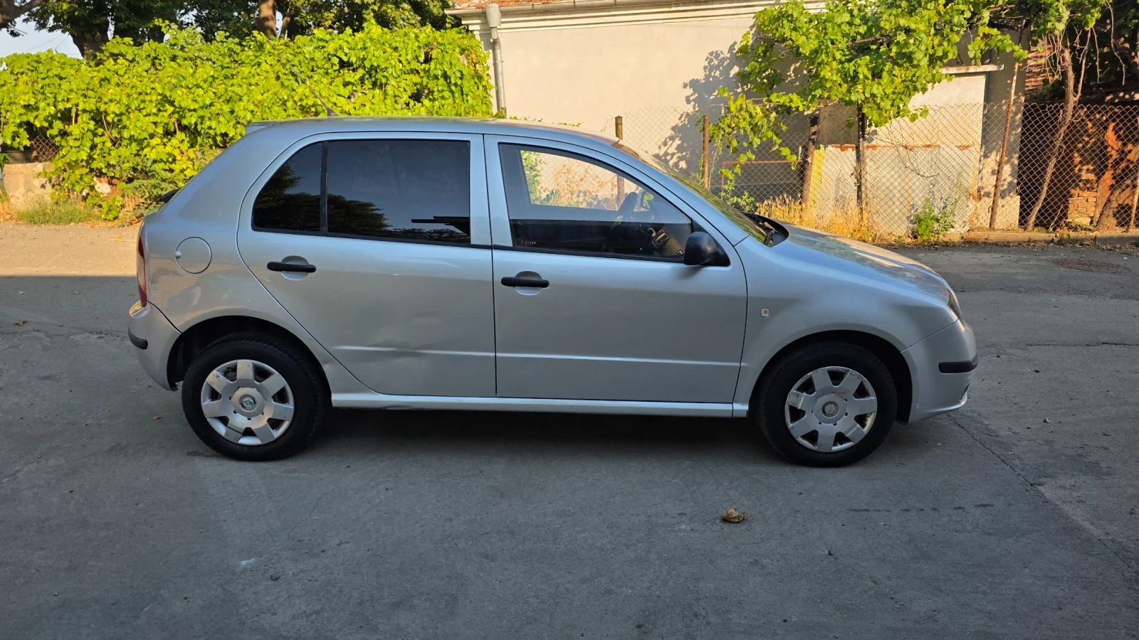 Skoda Fabia 1.2 HTP, снимка 4 - Автомобили и джипове - 55266765