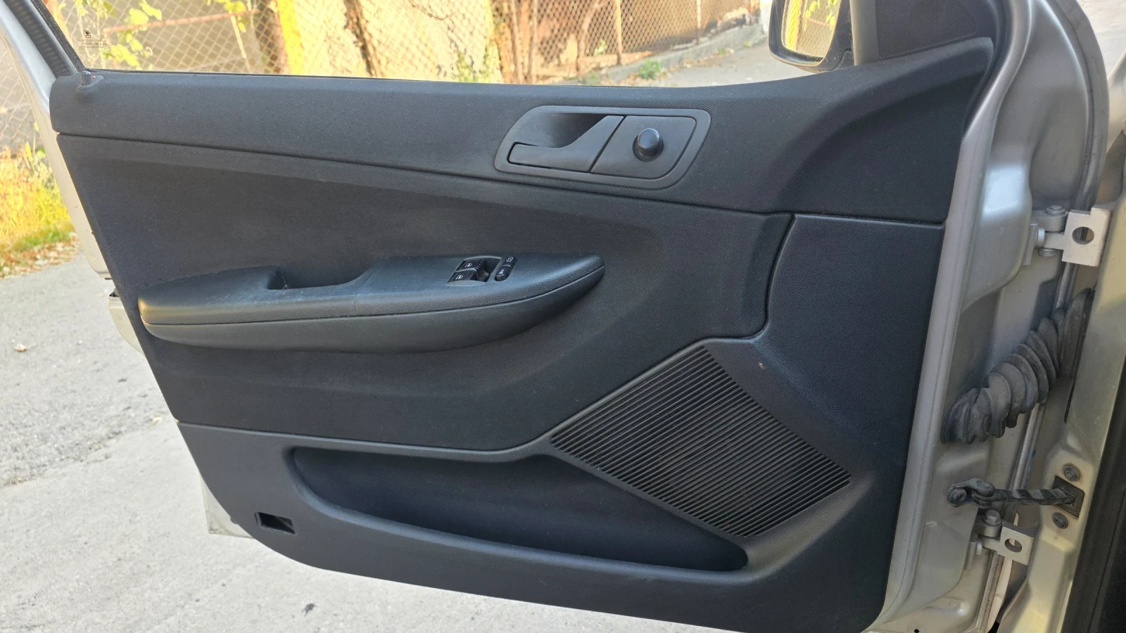 Skoda Fabia 1.2 HTP, снимка 14 - Автомобили и джипове - 55266765