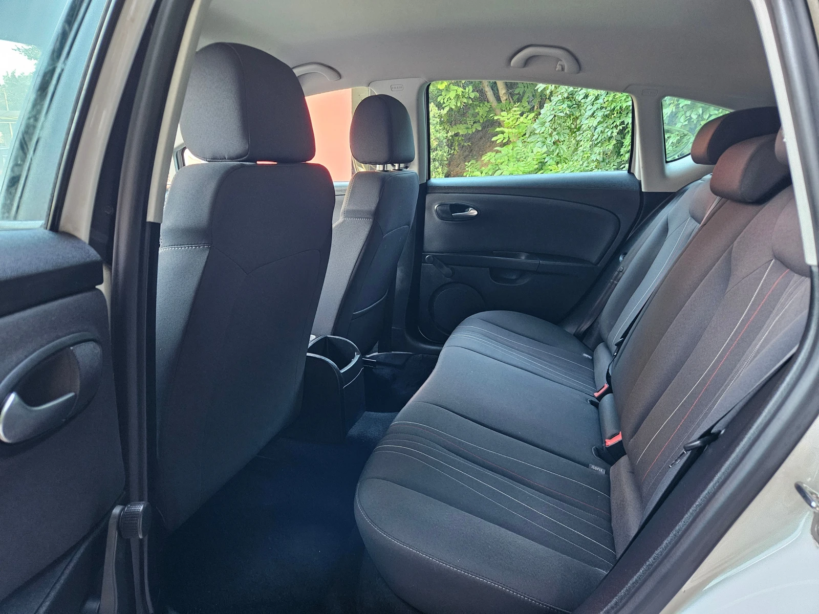 Seat Leon 1.2, 105к.с., Уникат!!!, снимка 10 - Автомобили и джипове - 55366298