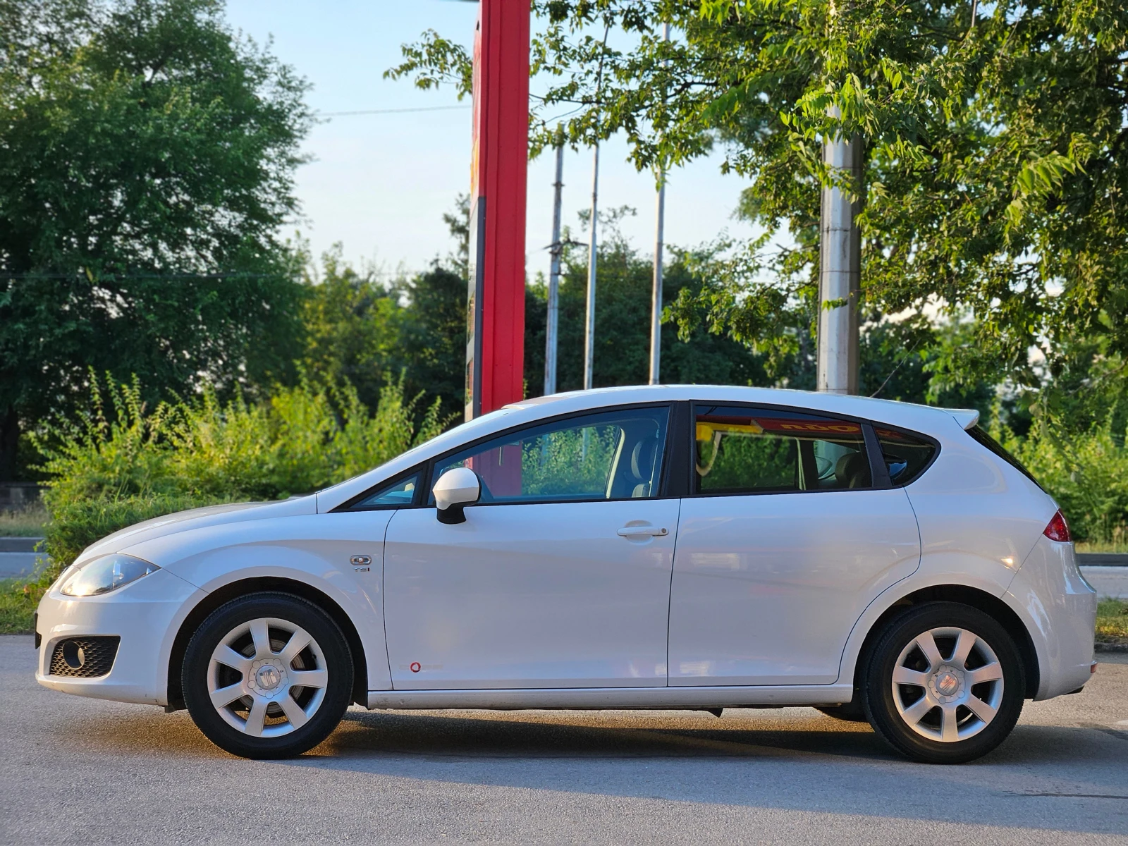 Seat Leon 1.2, 105к.с., Уникат!!!, снимка 9 - Автомобили и джипове - 55366298