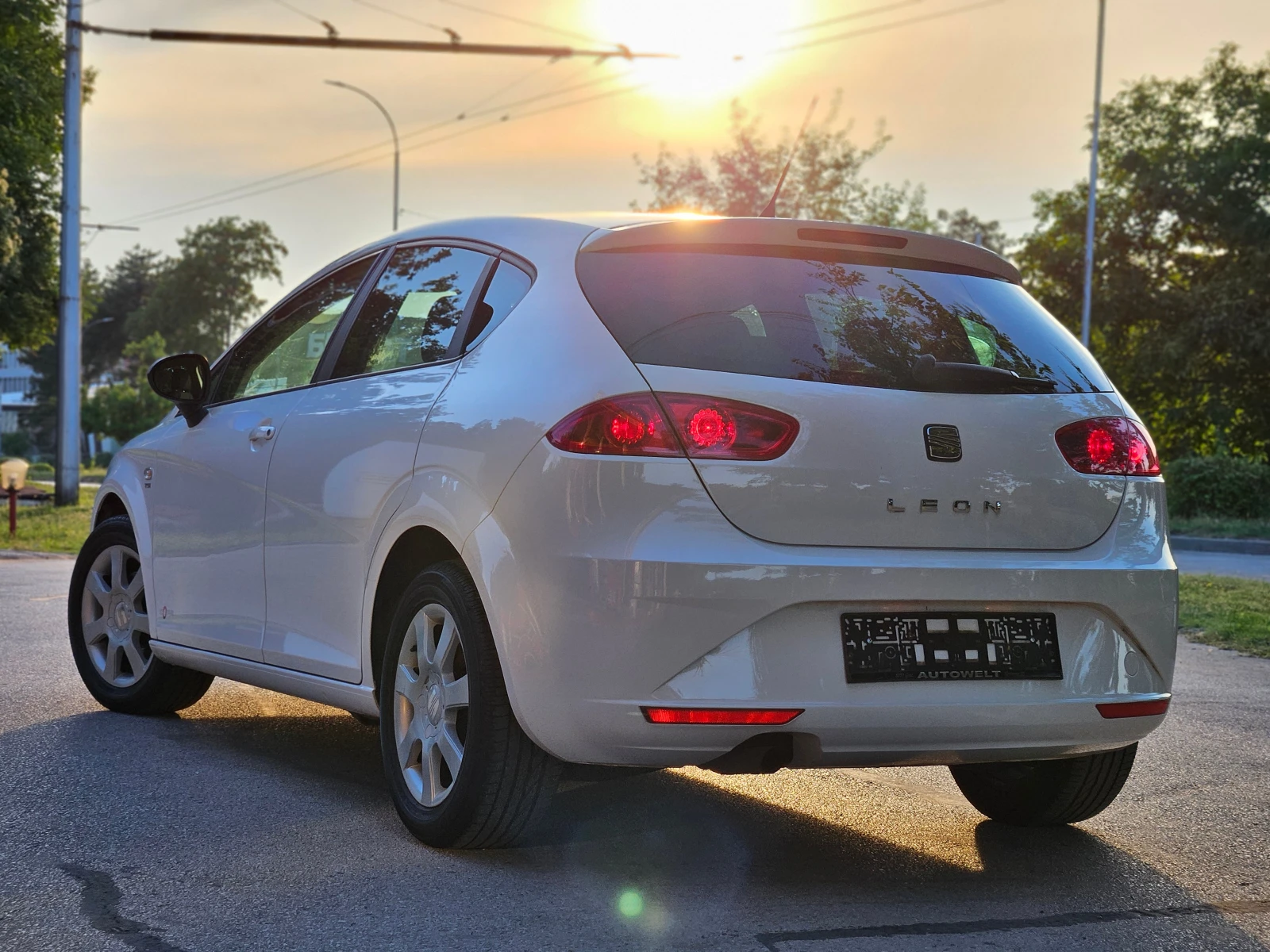 Seat Leon 1.2, 105к.с., Уникат!!!, снимка 7 - Автомобили и джипове - 55366298