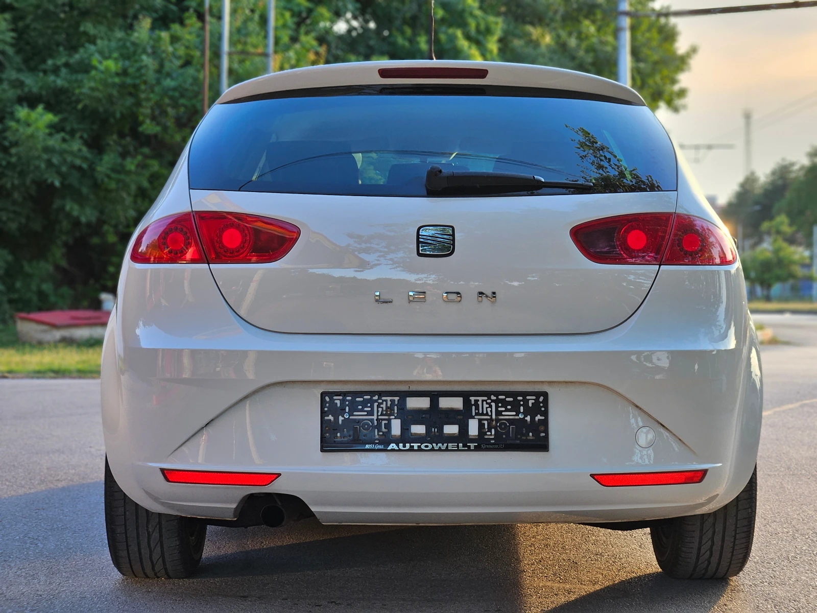 Seat Leon 1.2, 105к.с., Уникат!!!, снимка 6 - Автомобили и джипове - 55366298
