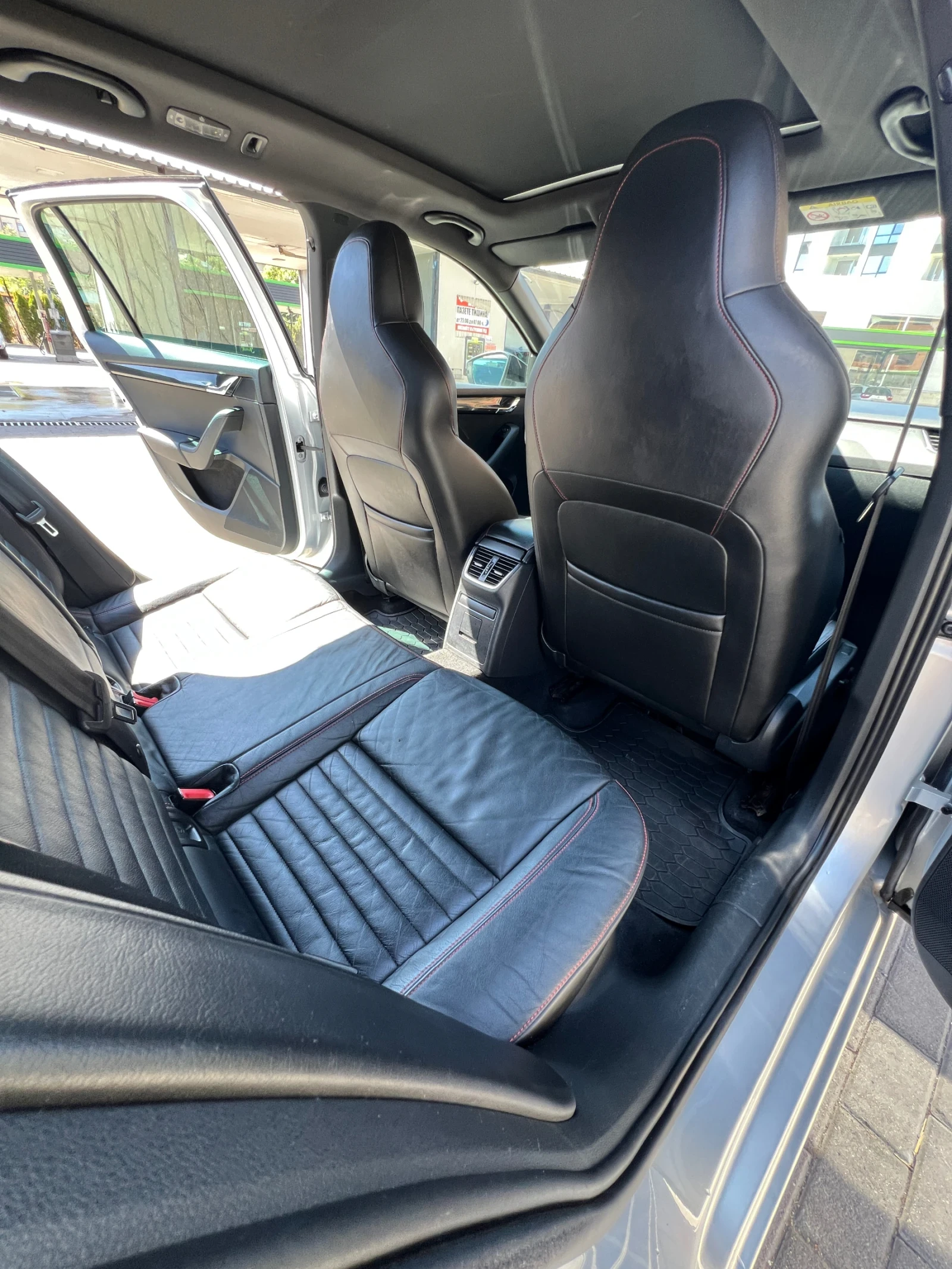 Skoda Octavia, снимка 9 - Автомобили и джипове - 56012341