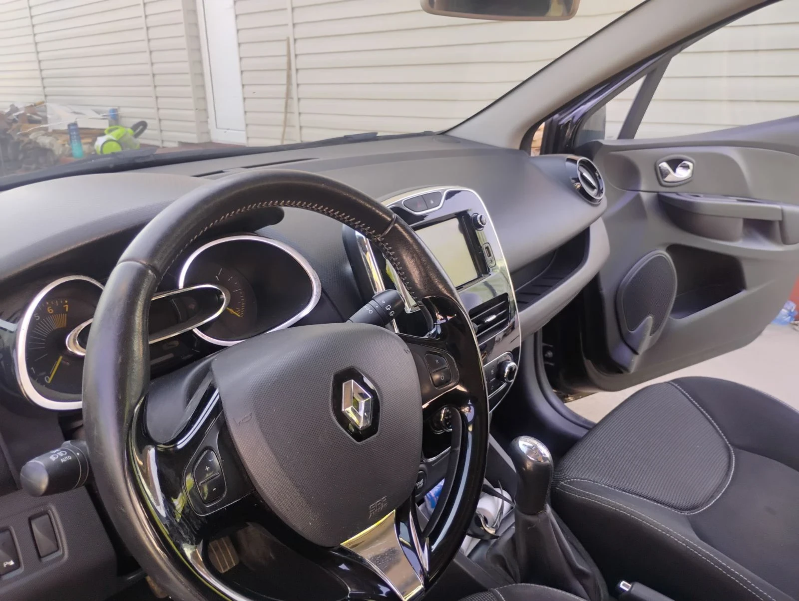 Renault Clio Газ, снимка 8 - Автомобили и джипове - 56144278