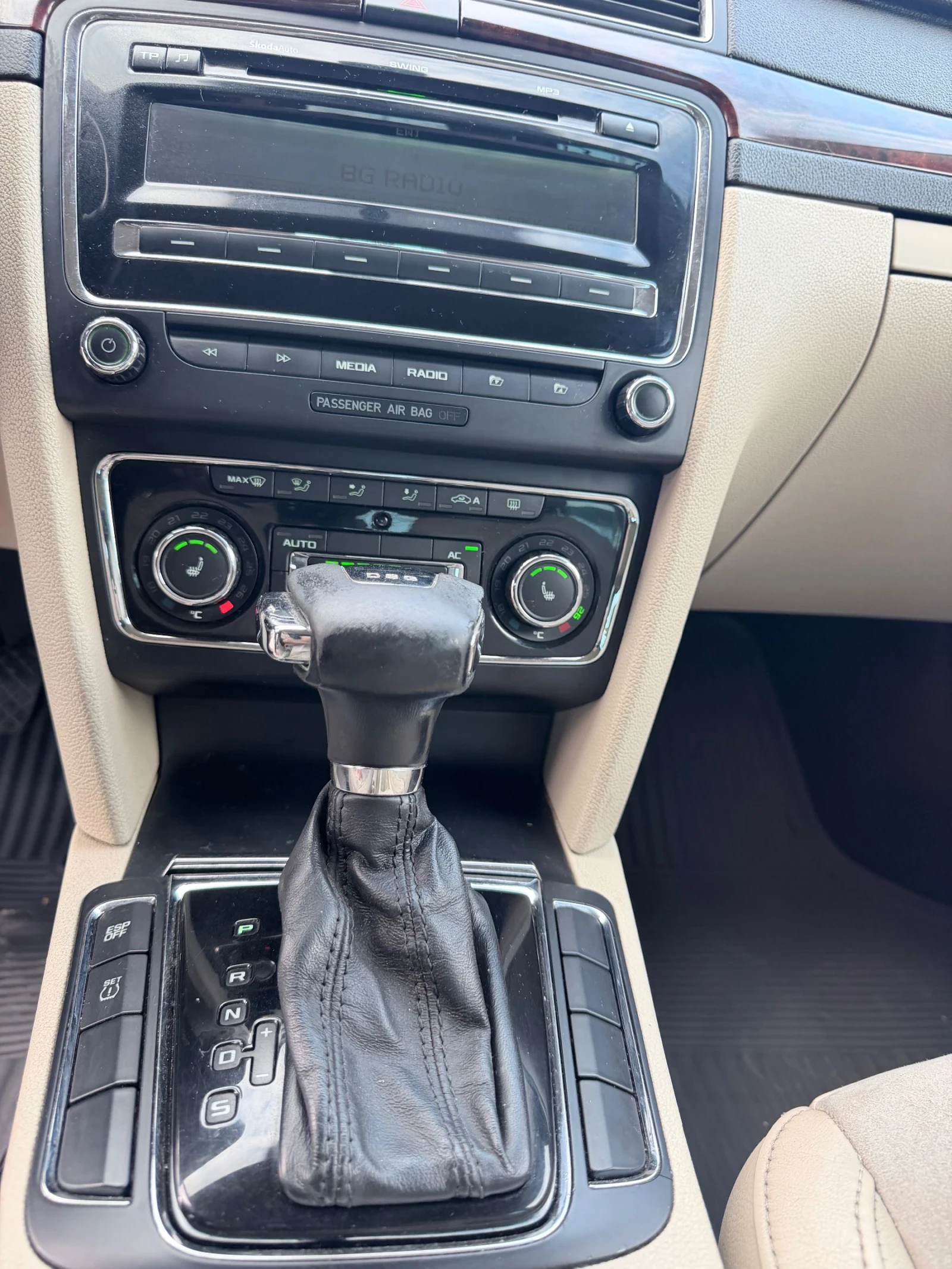 Skoda Superb, снимка 14 - Автомобили и джипове - 56292879