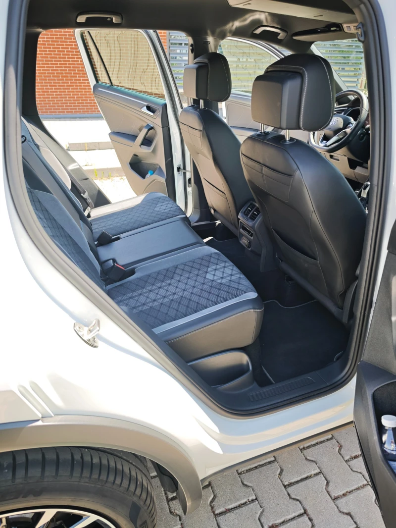 VW Tiguan R Line 4MOTION , снимка 7 - Автомобили и джипове - 51267799