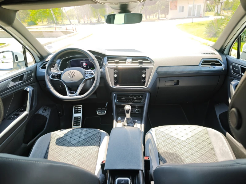 VW Tiguan R Line 4MOTION , снимка 17 - Автомобили и джипове - 51267799