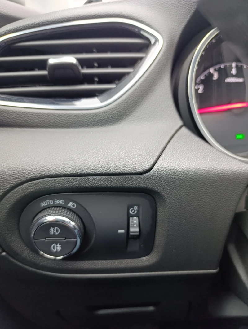 Opel Grandland X, снимка 14 - Автомобили и джипове - 52395838