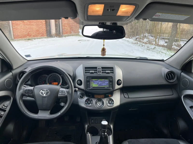 Toyota Rav4, снимка 8 - Автомобили и джипове - 53202319