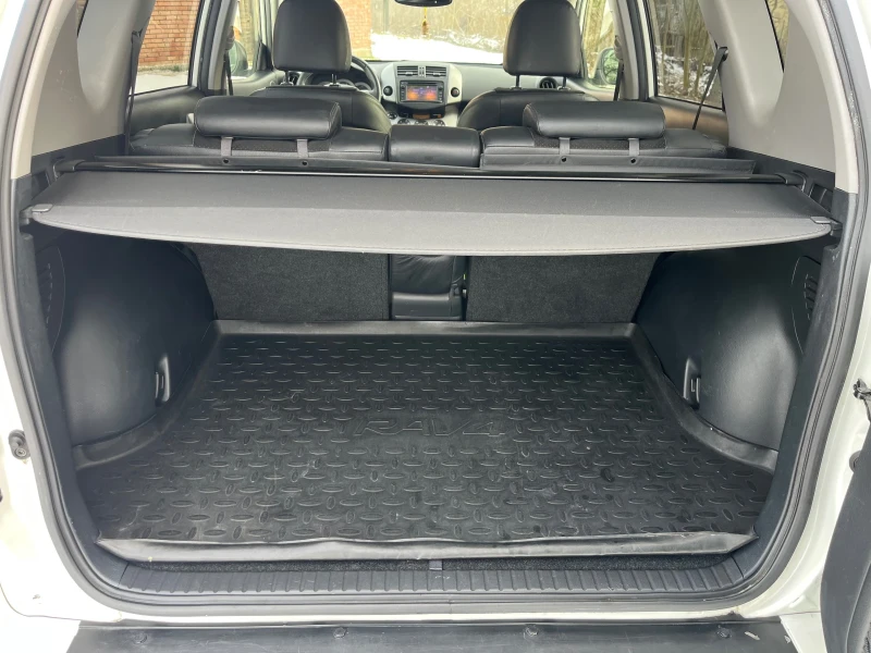 Toyota Rav4, снимка 9 - Автомобили и джипове - 53202319