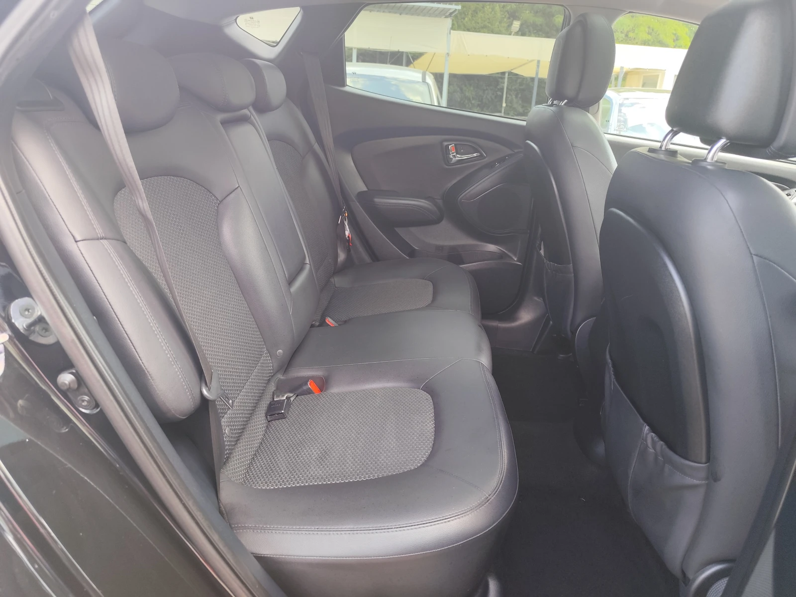 Hyundai IX35 2.0CRDI* 4X4* НАПЪЛНО ОБСЛУЖЕН* EURO5A*  - изображение 10