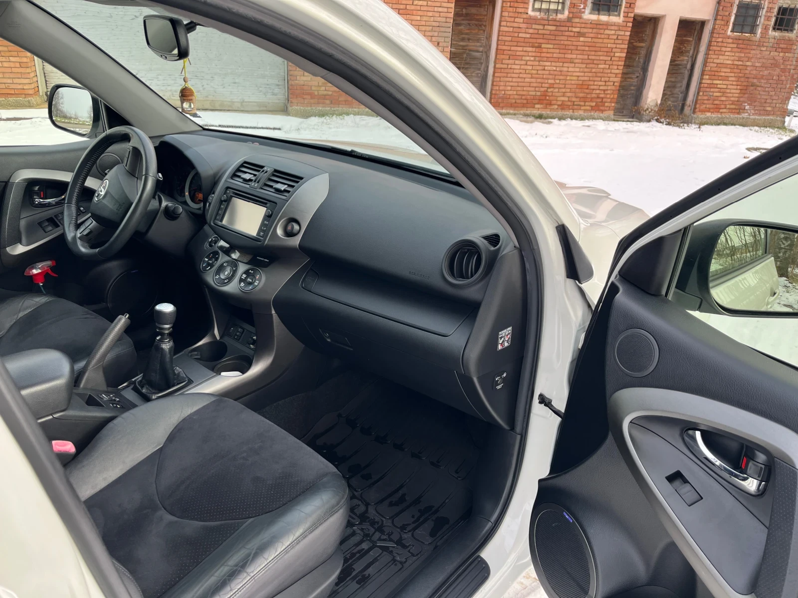 Toyota Rav4  - изображение 10