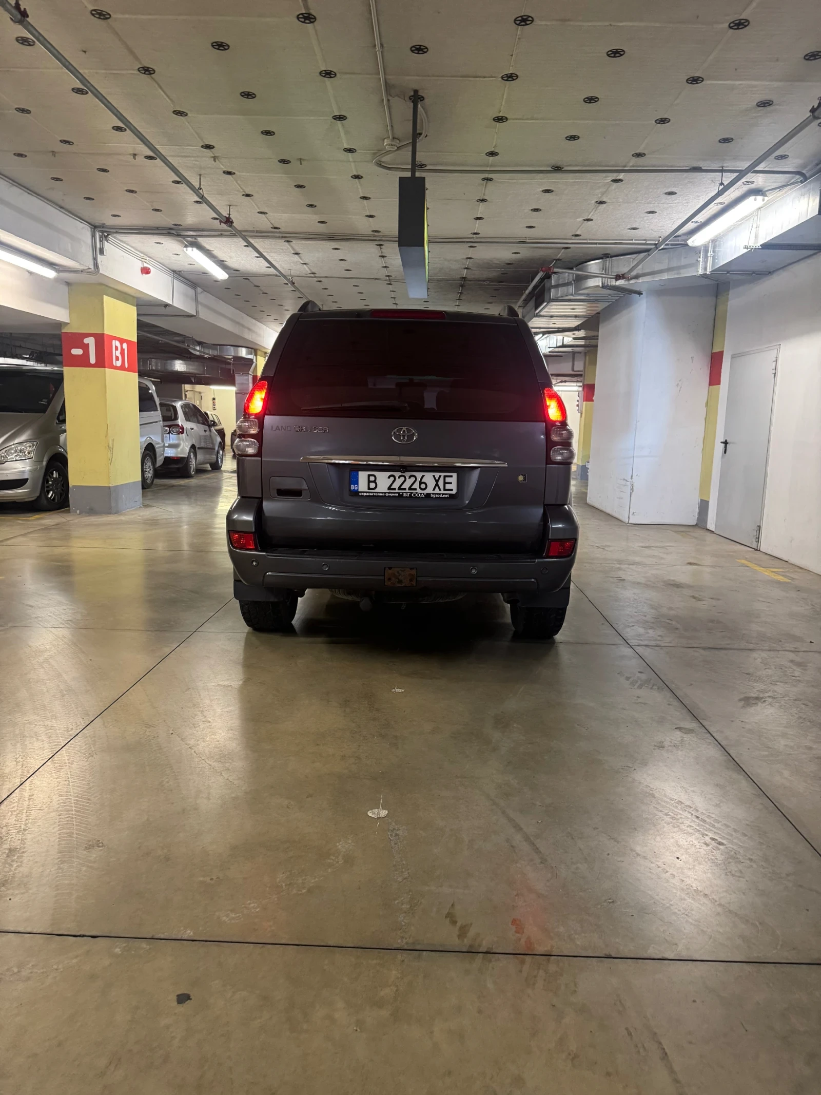 Toyota Land cruiser 3.0 D4D, снимка 6 - Автомобили и джипове - 54221083