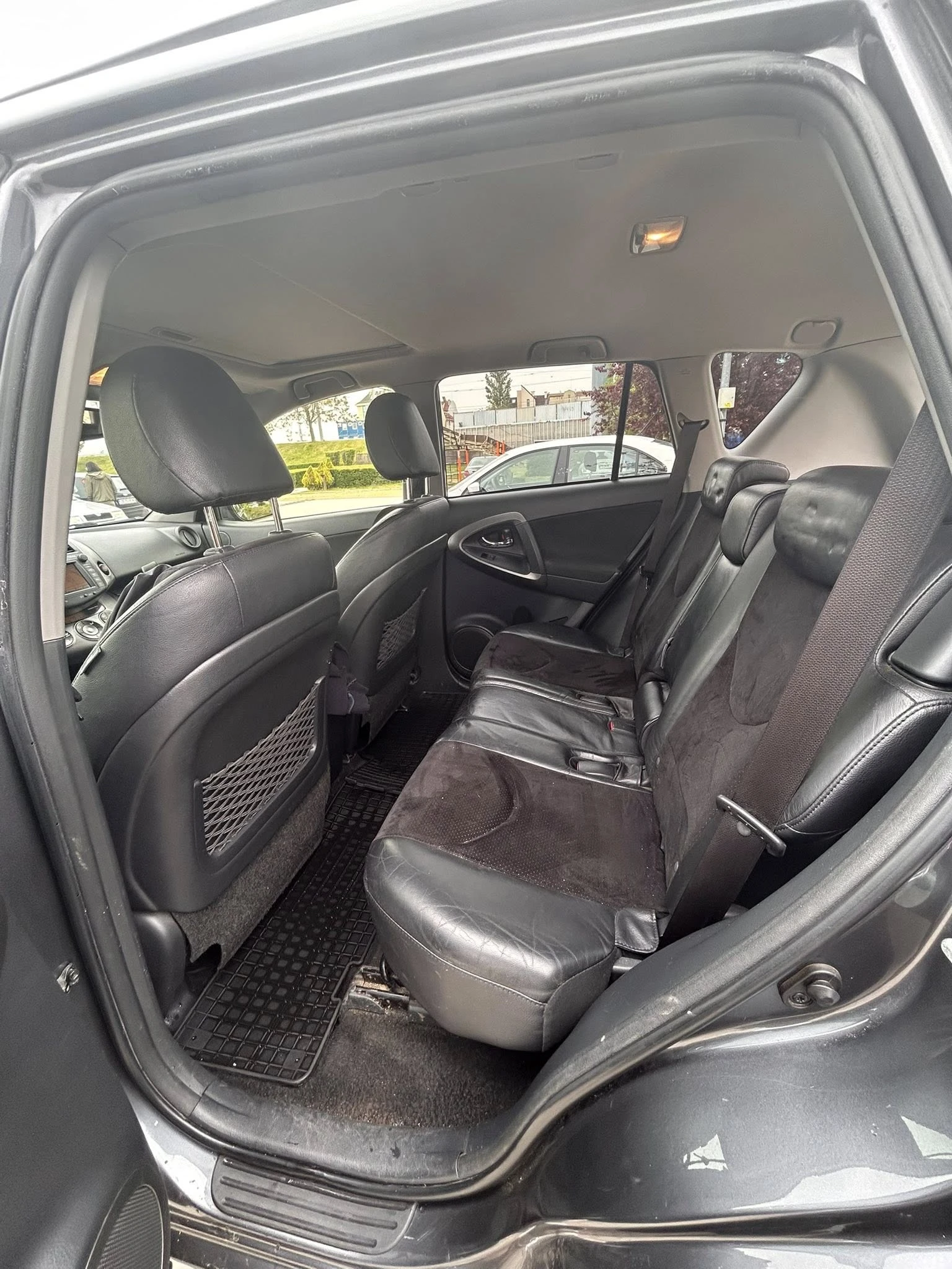 Toyota Rav4, снимка 6 - Автомобили и джипове - 54475745