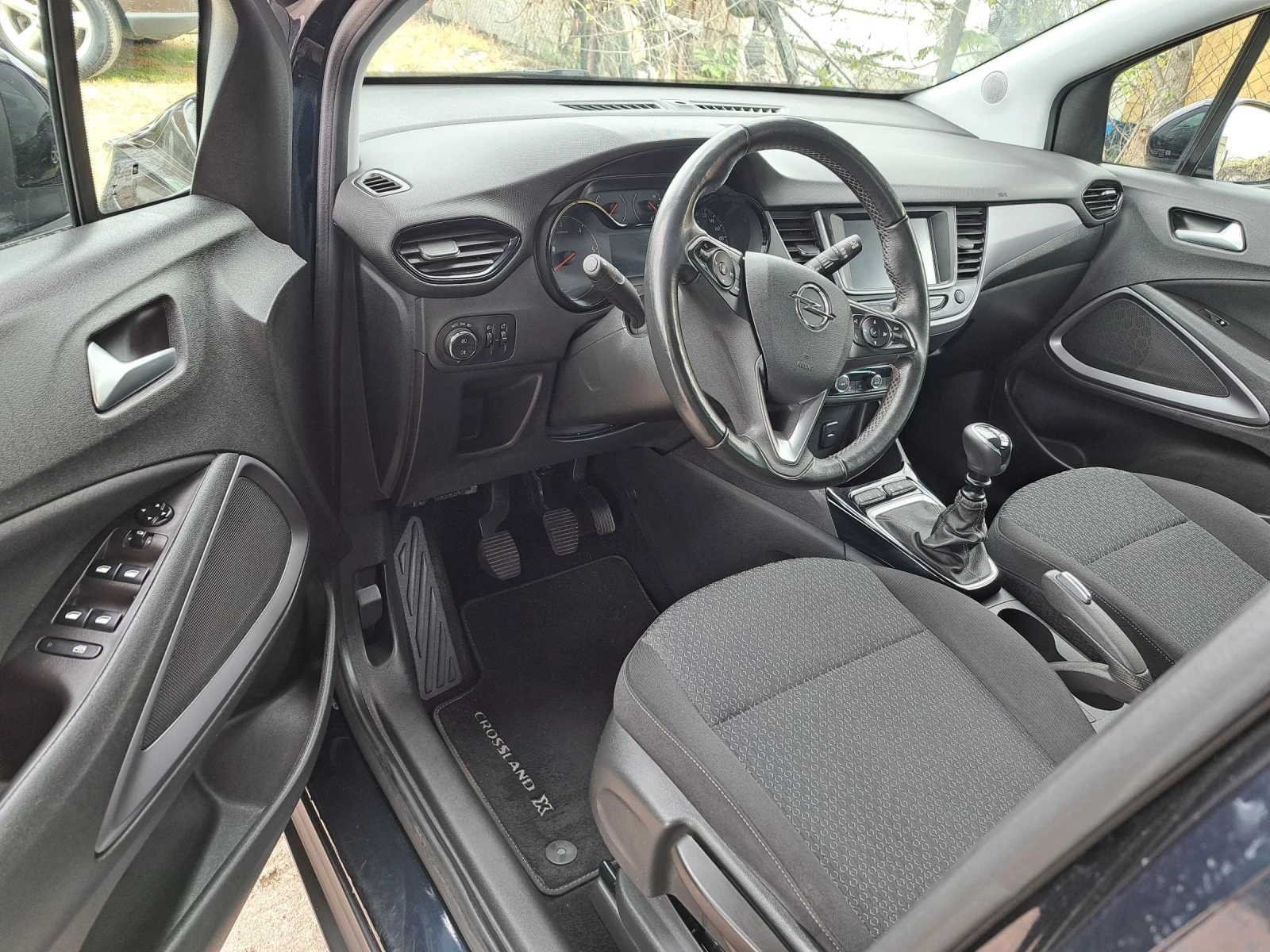 Opel Crossland X 1.5 D, снимка 11 - Автомобили и джипове - 54812712
