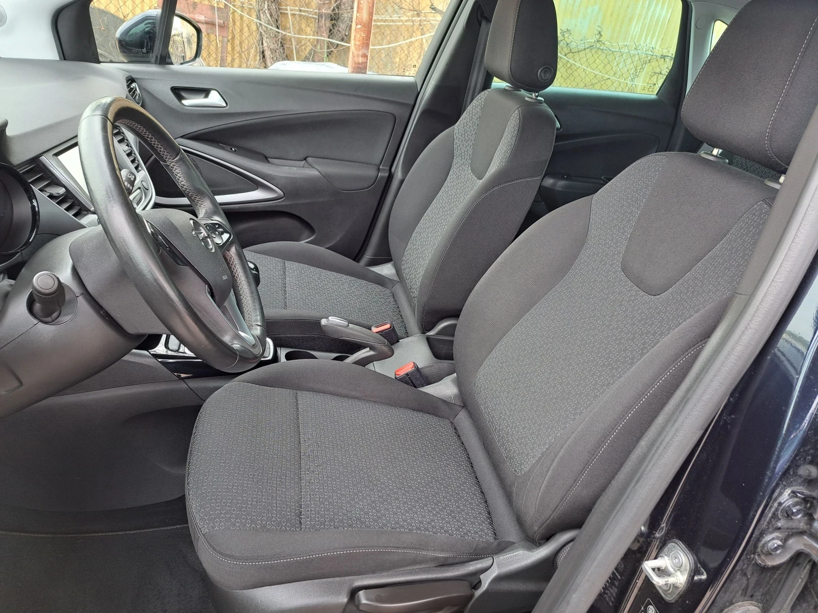 Opel Crossland X 1.5 D, снимка 13 - Автомобили и джипове - 54812712