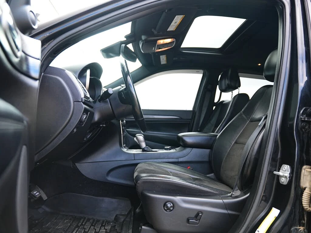 Jeep Grand cherokee 3.6 Altitude* ЧИСТ КАРФАКС* , снимка 13 - Автомобили и джипове - 55172363