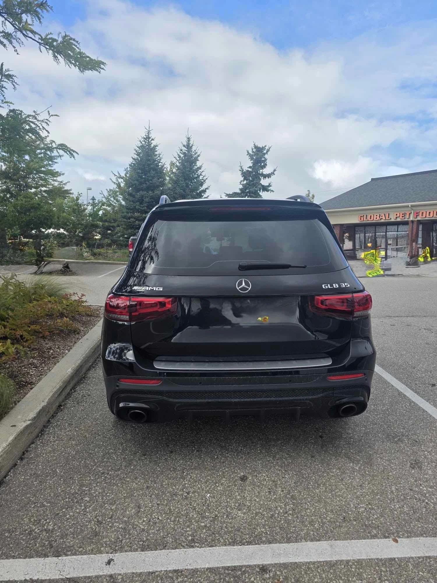 Mercedes-Benz GLB * AMG 35 * CARFAX * ЦЕНА ДО БГ, снимка 4 - Автомобили и джипове - 55838216