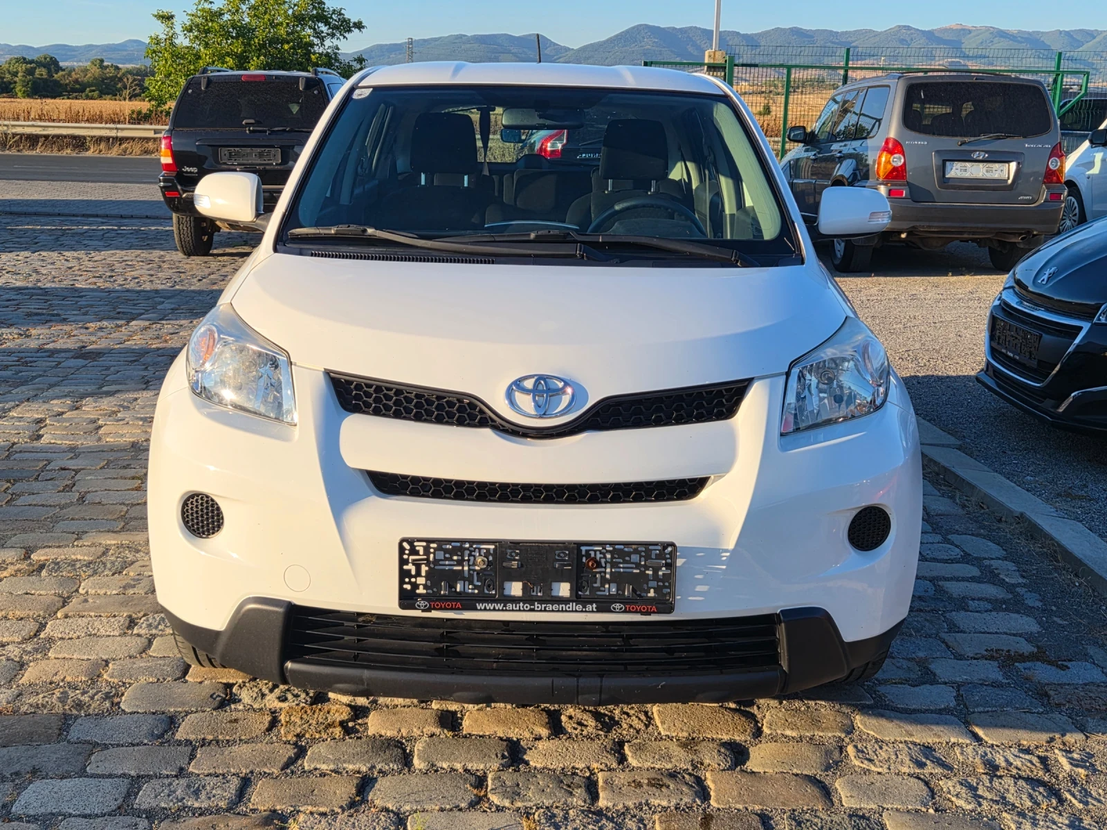 Toyota Urban Cruiser 1.33i 101 кс ЕВРО 4, снимка 2 - Автомобили и джипове - 56218877