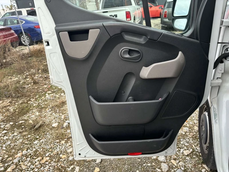 Renault Master 2.3dci, снимка 5 - Бусове и автобуси - 48354008