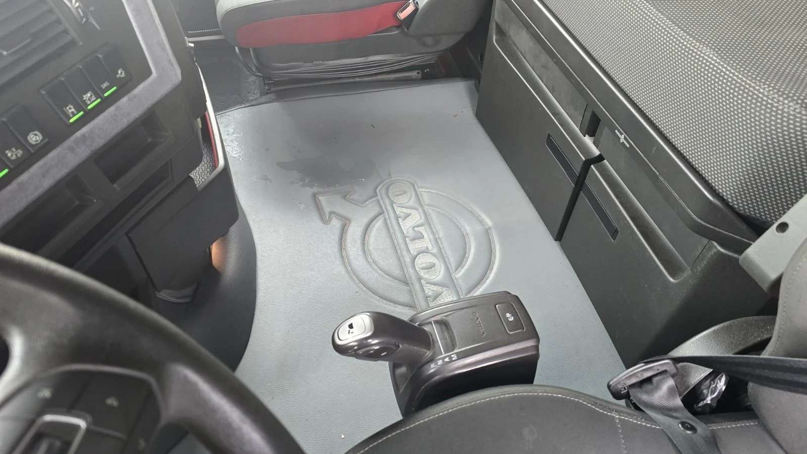 Volvo Fh 500 / евро6 / 577000км, снимка 12 - Камиони - 53926317