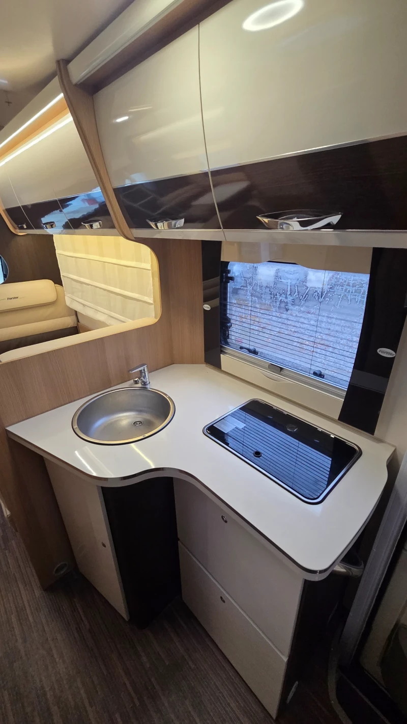 Кемпер HYMER / ERIBA, снимка 13 - Каравани и кемпери - 52874361