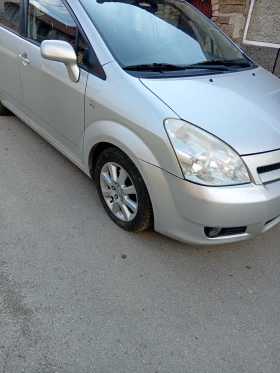 Toyota Corolla verso, снимка 2