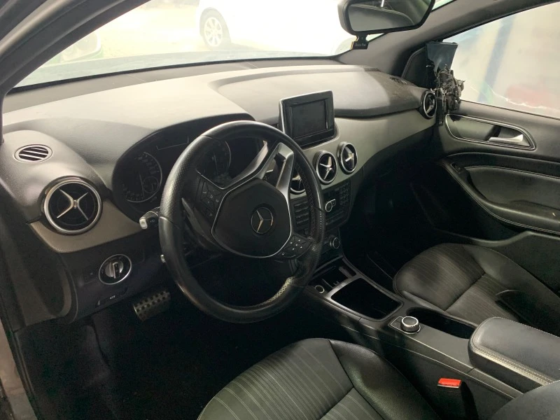 Mercedes-Benz B 200 CDI/Auto/Panorama , снимка 3 - Автомобили и джипове - 29736629