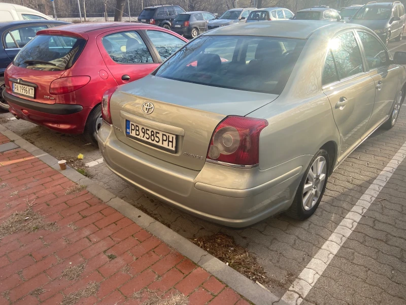 Toyota Avensis 1.8 VVT, снимка 4 - Автомобили и джипове - 47823251