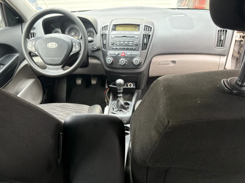 Kia Ceed 1.4, снимка 6 - Автомобили и джипове - 48317513