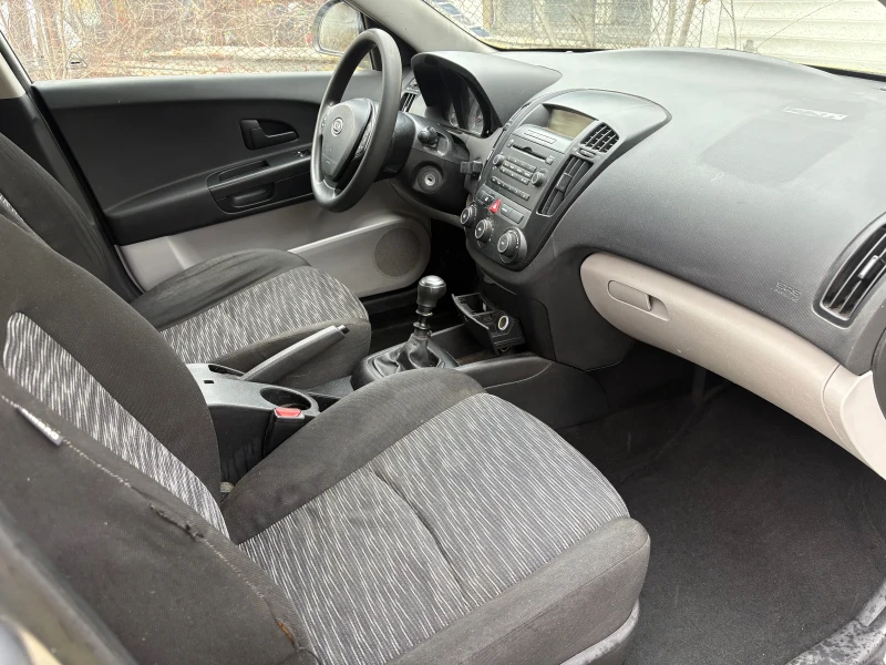 Kia Ceed 1.4, снимка 7 - Автомобили и джипове - 48317513