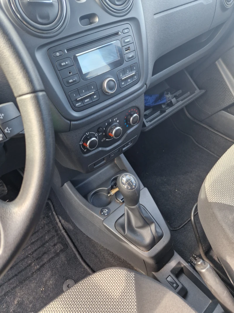 Dacia Lodgy 1.6  Бензин  - газ , 7 места, нави. , снимка 8 - Автомобили и джипове - 49997546