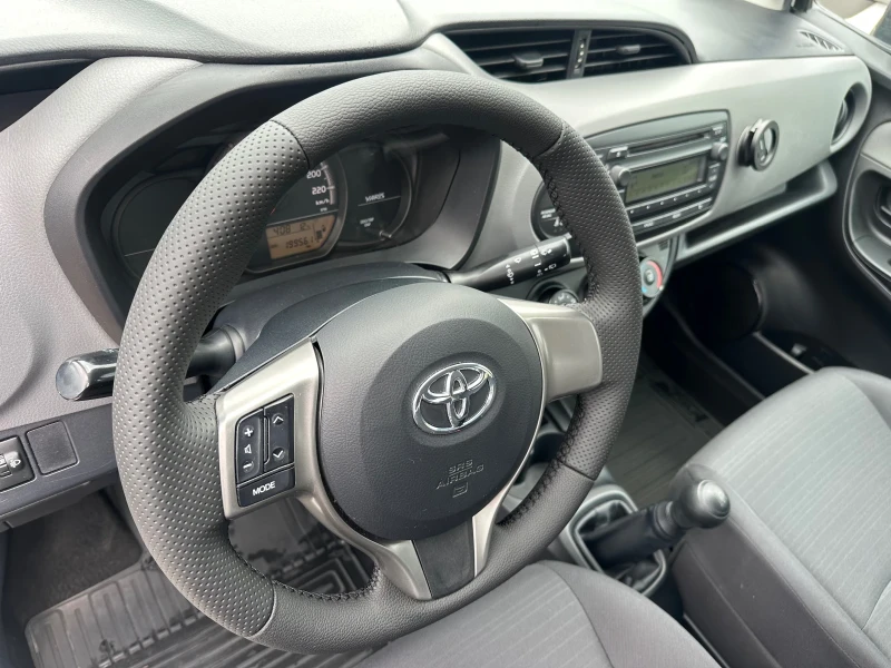 Toyota Yaris 1.0I* FACE* REALNI KM* , снимка 7 - Автомобили и джипове - 49754546
