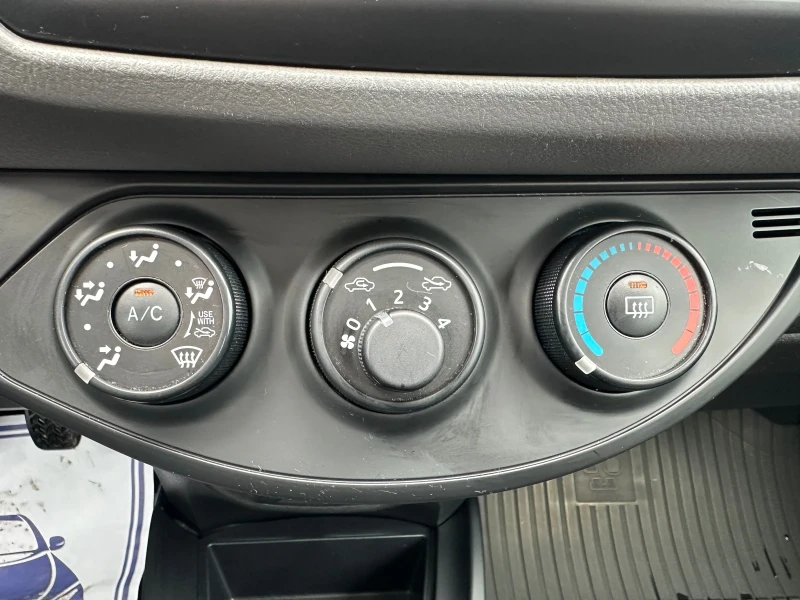 Toyota Yaris 1.0I* FACE* REALNI KM* , снимка 13 - Автомобили и джипове - 49754546