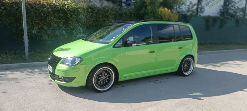 VW Touran 2.0 ТДI, снимка 2 - Автомобили и джипове - 51686194
