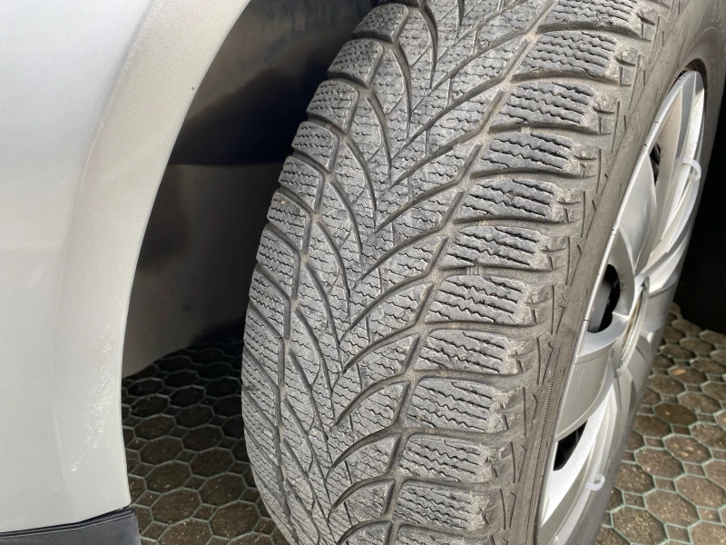 VW Golf 1.6 ГАЗ, снимка 13 - Автомобили и джипове - 52550828