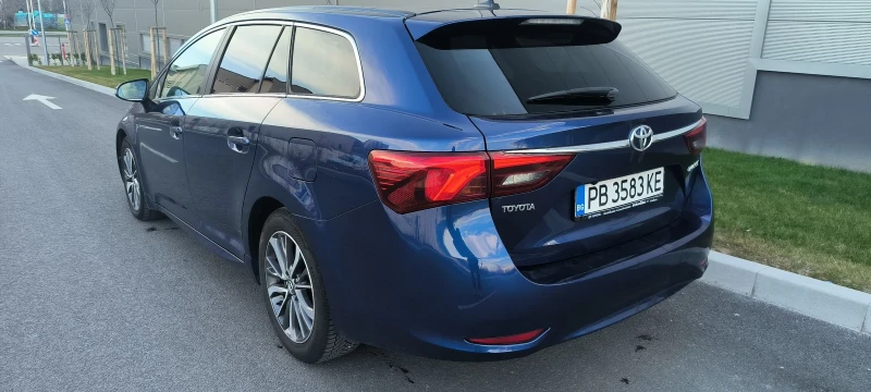 Toyota Avensis 1.6/D4D/Keyless/Distronic/Navi, снимка 3 - Автомобили и джипове - 53057523