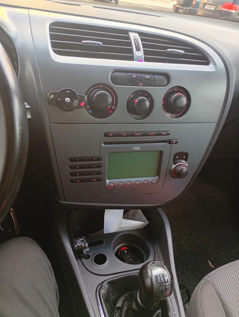 Seat Leon 1.6 GPL, снимка 11 - Автомобили и джипове - 53063527