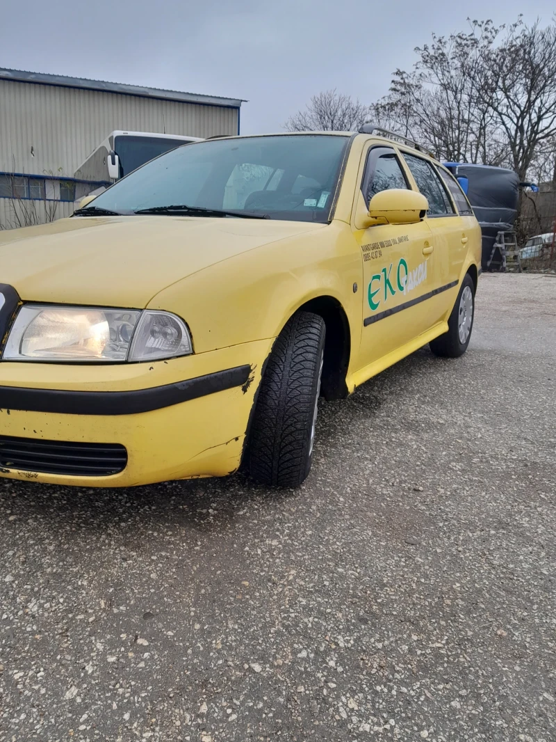 Skoda Octavia TOUR, снимка 2 - Автомобили и джипове - 53125894