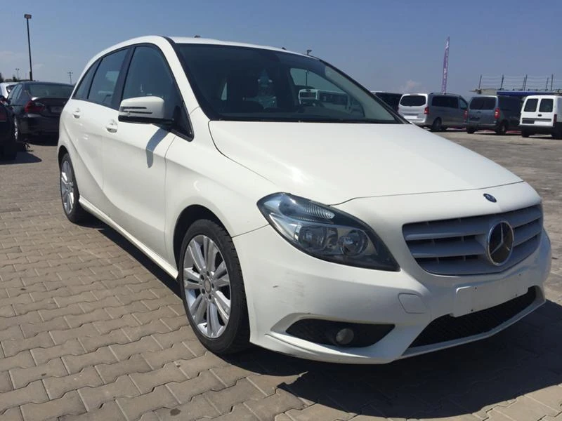 Mercedes-Benz B 200 CDI/Auto/Panorama , снимка 4 - Автомобили и джипове - 29736629