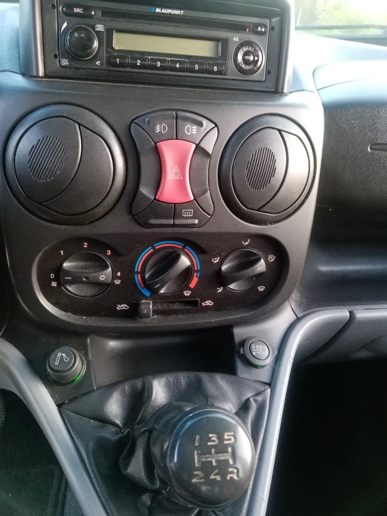 Fiat Doblo 1.4i 7 МЕСТЕН, снимка 12 - Автомобили и джипове - 54308513