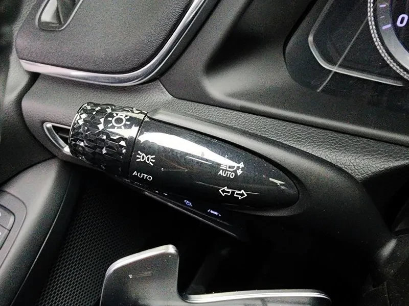 Hyundai Sonata 2.0 Premium, снимка 16 - Автомобили и джипове - 55784760