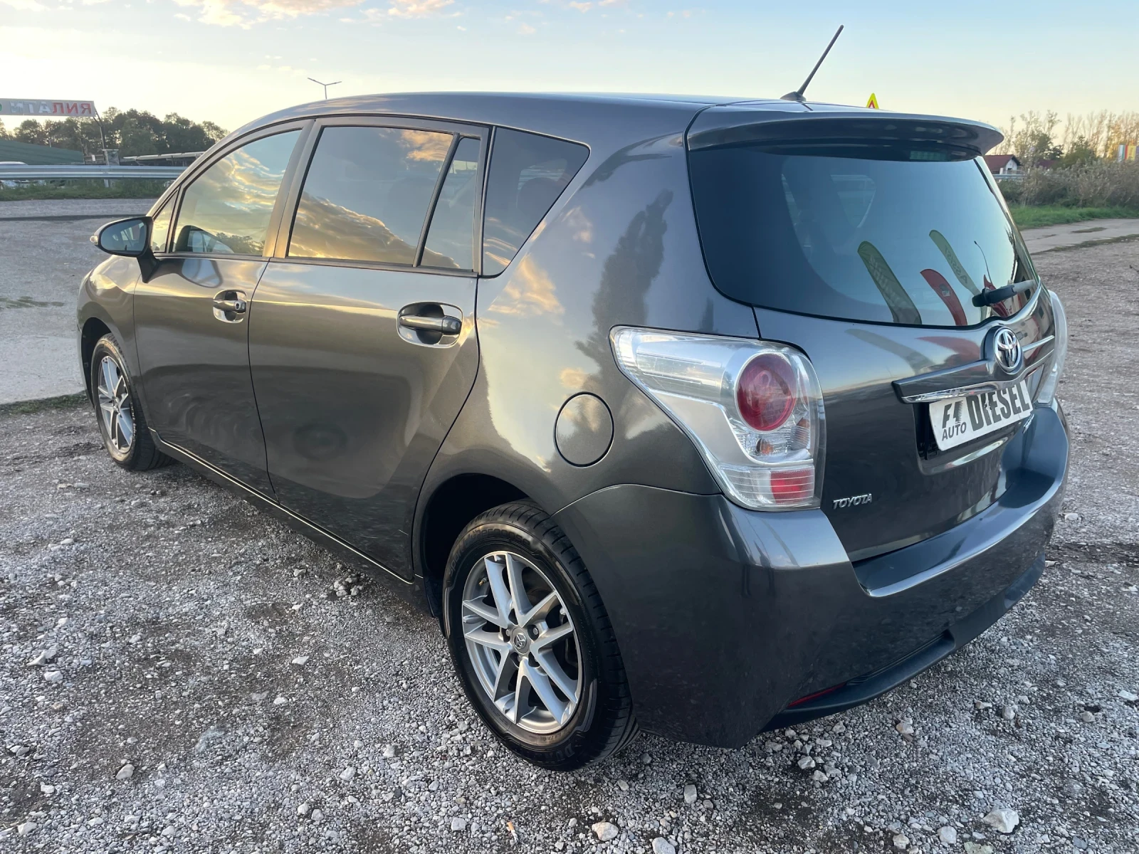 Toyota Verso 1.6D-4D-KAMERA-ITALIA - изображение 10