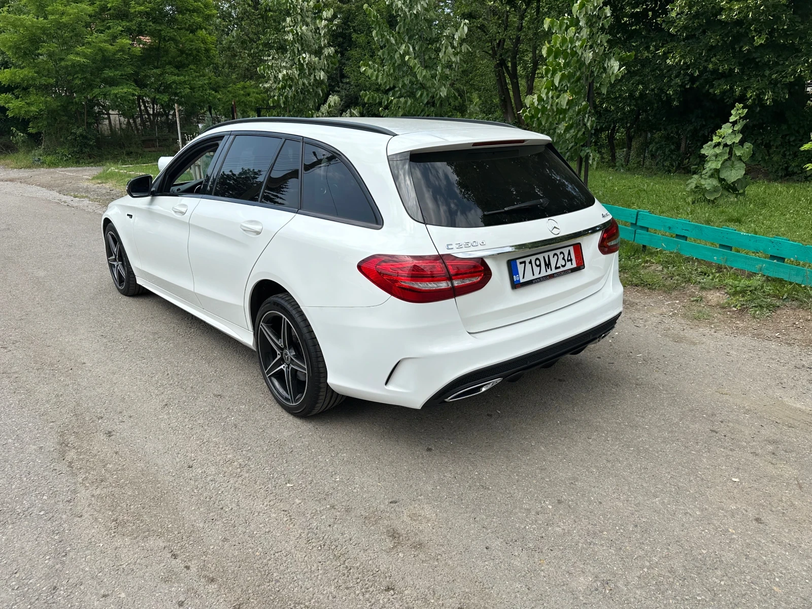 Mercedes-Benz C 250 d AMG 4matic обслужен  - изображение 7