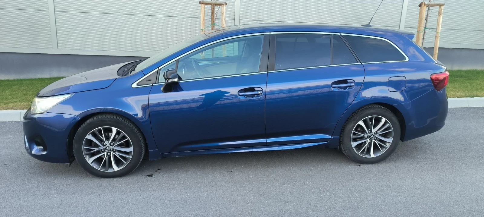 Toyota Avensis 1.6/D4D/Keyless/Distronic/Navi - изображение 2