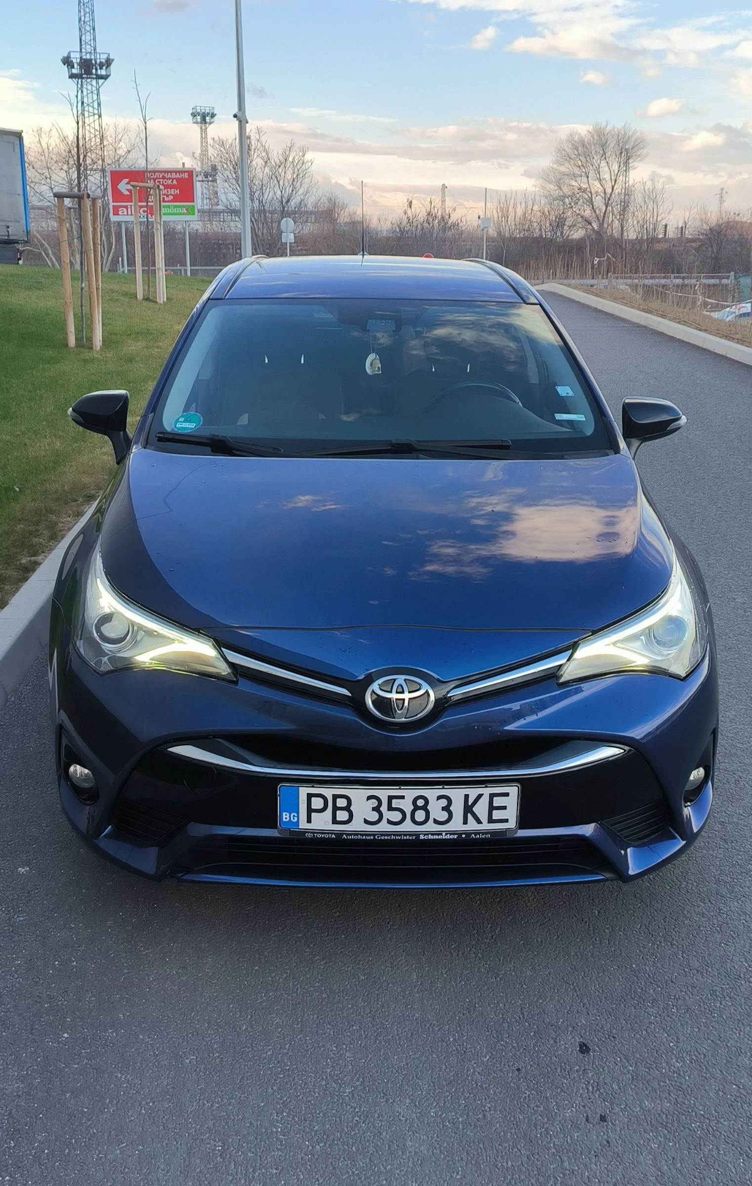 Toyota Avensis 1.6/D4D/Keyless/Distronic/Navi - изображение 8