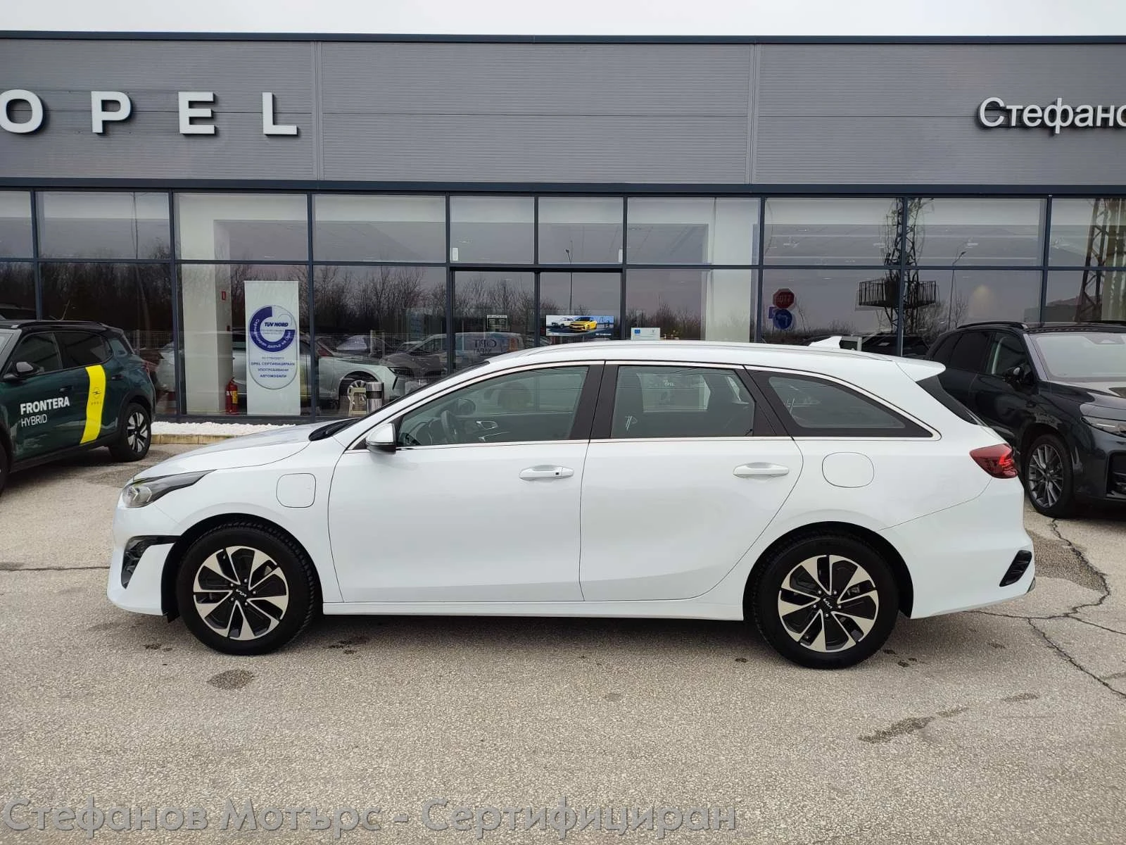 Kia Ceed Vision 1.6 GDI Plug-in-Hybrid (141hp) AT6 - изображение 4