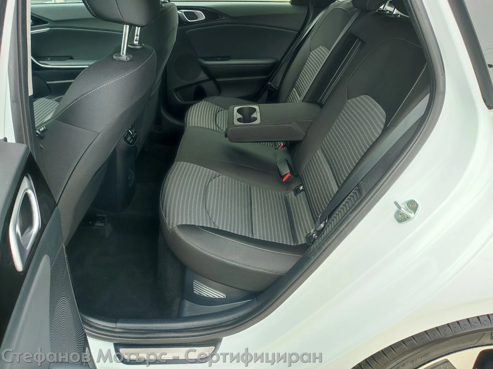Kia Ceed Vision 1.6 GDI Plug-in-Hybrid (141hp) AT6 | Mobile.bg � ����������� 13