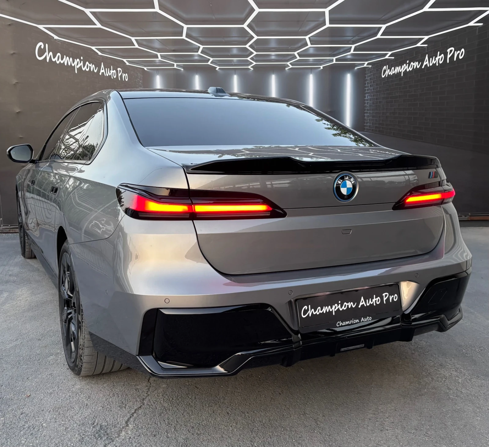 BMW i7 M-Packet Swarovski-FULL | Mobile.bg � ����������� 4